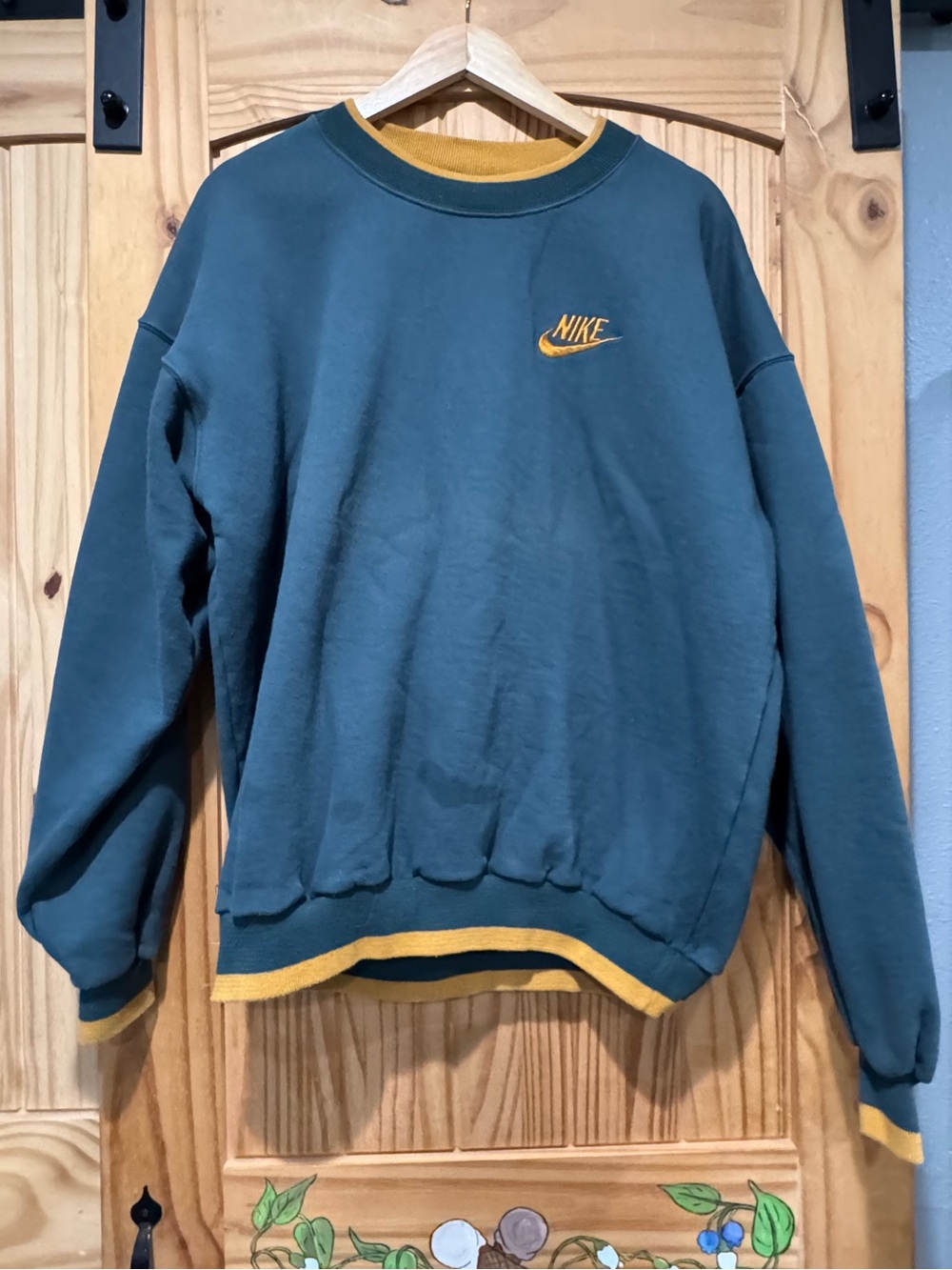 Nike Crewneck Sweatshirt in Teal with Gold Accents * has stain check pictures